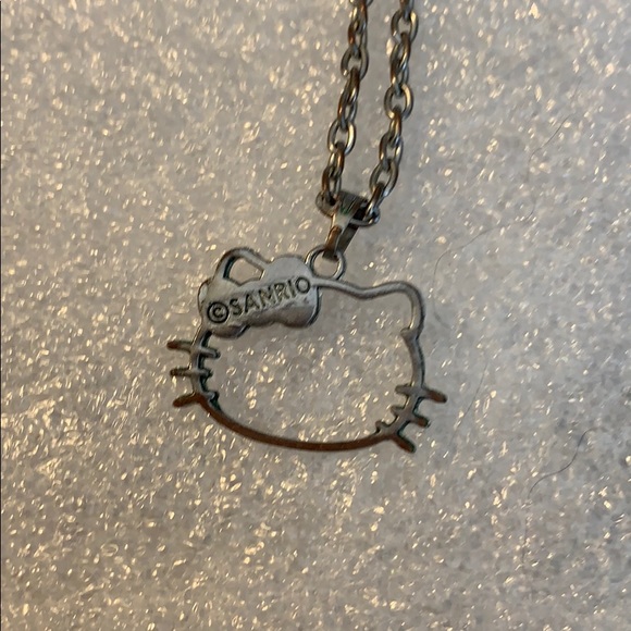 Hello Kitty necklace - Picture 3 of 3